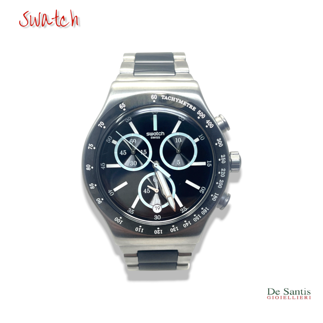 Orologio cronografo uomo Swatch Irony Chrono Ironfresh YVS434G in acciaio spazzolato con lunetta tachimetrica nera e bracciale bicolore Selezione De Santis
